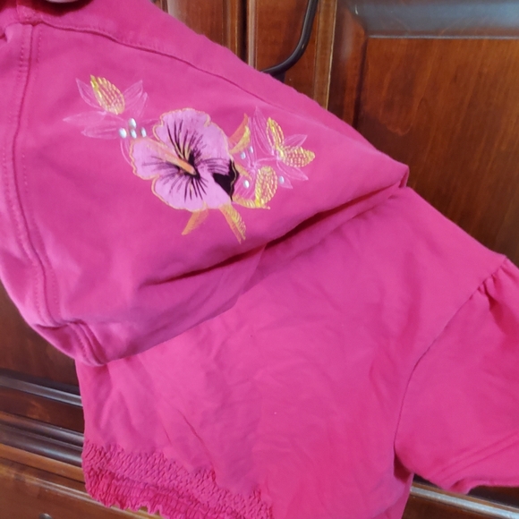 Dark pink cropped Guess hoodie - Picture 3 of 3